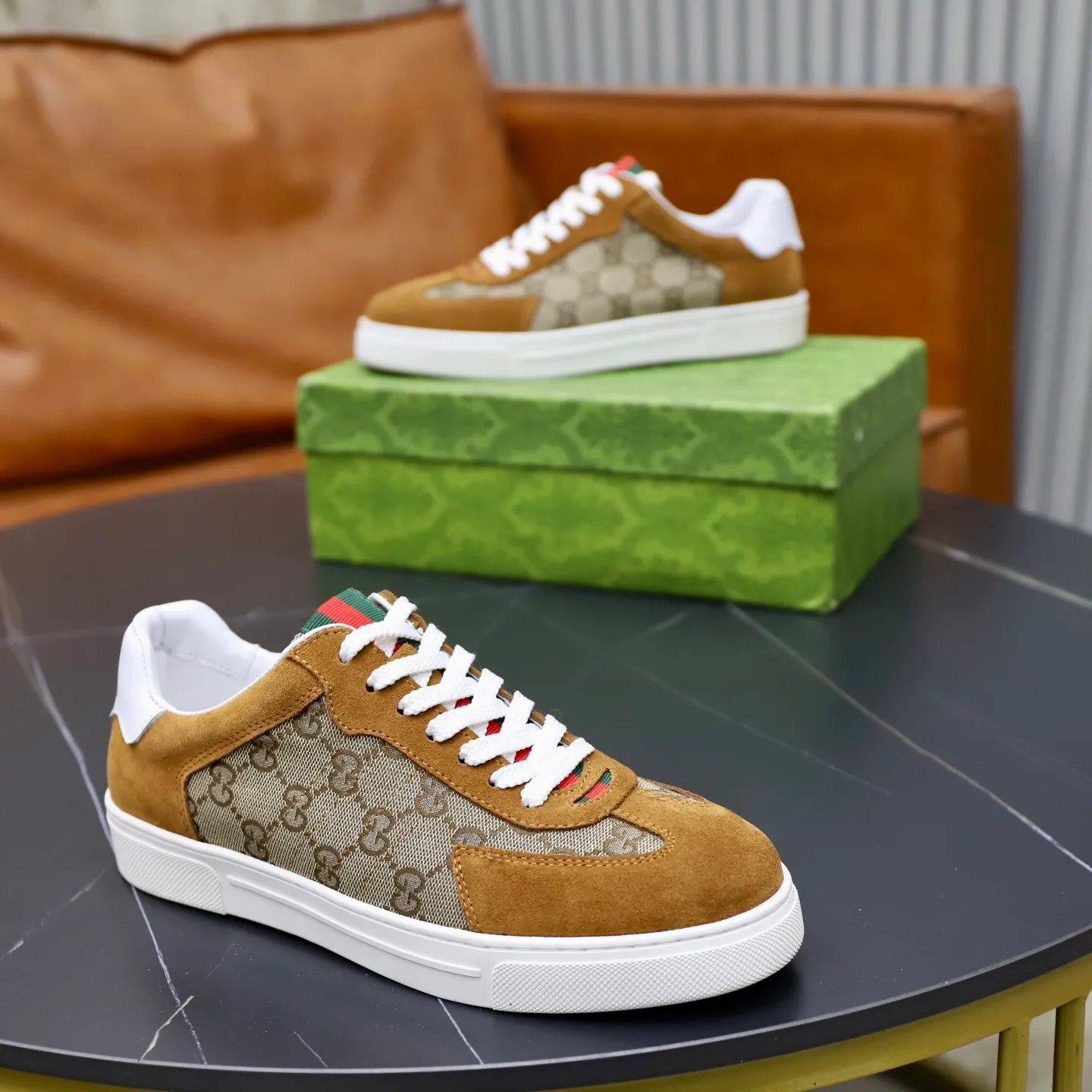 Ex-factory price: 380💰🙅‍♂️🙅‍♂️🙅‍♂️ Brand: Gucci GUCCi Standard code: 38-44 (45 customized) Grade: Same as the official website Material: Original leather splicing Comfortable and breathable sheepskin lining Original wear-resistant outsole Style category: Men's fashionable casual shoes Running sneakers Distinguished luxury brand elements Top luxury Color: actual picture color
